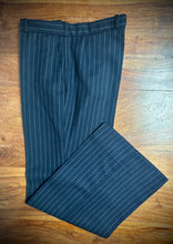 Charger l'image dans la galerie, Costume à rayures vintage trois pièces en pure laine peignée 48/M