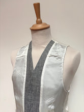 Carica l'immagine nel visualizzatore di Gallery, Suitsupply gilet Capetown en pur lin 44/S