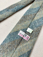 Charger l'image dans la galerie, The Scotch House cravate club en laine Shetland Made in Scotland