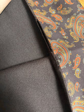 Charger l'image dans la galerie, Rochas Paris écharpe double face vintage paisley en laine et soie Made in Italy