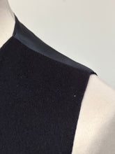 Načíst obrázek do prohlížeče Galerie, Žlutá vesta Frederick Theak z čisté nové vlny, vyrobeno v Anglii 54