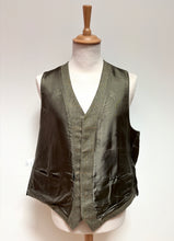 Charger l'image dans la galerie, Burberry gilet vintage tweed en pure laine vierge 58