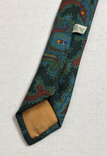 Load image into Gallery viewer, Drake's cravate verte en soie à motif paisley Made in England