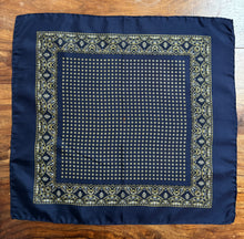 Charger l'image dans la galerie, Duo de pochettes vintage en soie Made in Italy