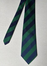 Lade das Bild in den Galerie-Viewer, Duo de cravates club vintage en soie Jacques Fath / Savile Row