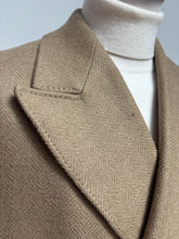 Charger l'image dans la galerie, Mavest Paris manteau beige croisé à chevrons en laine Made in France
