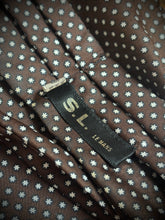 Charger l'image dans la galerie, Cravate ascot marron en soie vintage à motif géométrique Made in Italy