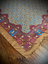 Lade das Bild in den Galerie-Viewer, Degand Brussels pochette paisley vintage marron en soie Made in England
