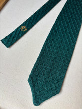 Charger l'image dans la galerie, Gianfranco Ferre cravate vintage verte en maille 100% soie Made in Italy