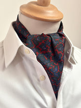 Lade das Bild in den Galerie-Viewer, Cravats of London cravate ascot vintage rouge à motif paisley
