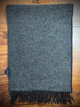 Charger l'image dans la galerie, Atelier F&B Genève écharpe double face en laine vierge Made in Germany