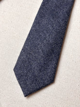 Charger l'image dans la galerie, TM Lewin by John Francomb cravate grise marine en laine Vitale Barberis Canonico