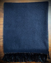 Charger l'image dans la galerie, Vivax by Sambrook Witting écharpe vintage double face paisley en cachemire laine et soie Made in England