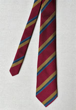 Cargar imagen en el visor de la galería, Charles Hill X M. Bardelli Milano cravate club en soie Made in England