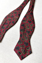 Načíst obrázek do prohlížeče Galerie, Burberrys vintage paisley hedvábný motýlek, vyrobeno v Anglii