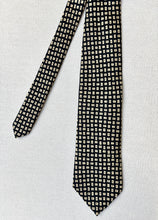 Lade das Bild in den Galerie-Viewer, JM Atelson Paris cravate vintage en soie Made in Italy