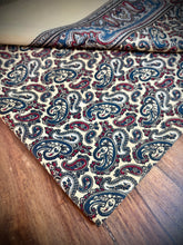 Charger l'image dans la galerie, Brooks Brothers foulard paisley 100% soie Made in England