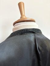 Load image into Gallery viewer, Pardessus manteau vintage en pure laine Made in France 54