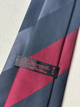 Lade das Bild in den Galerie-Viewer, Charvet cravate club vintage en soie Made in France