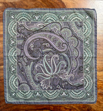 Charger l'image dans la galerie, Pochette à motif paisley en coton et soie Made in Italy