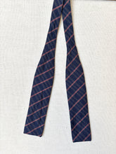 Charger l'image dans la galerie, Noeud papillon vintage bleu marine en soie Made in France