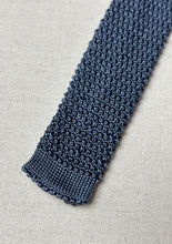 Afbeelding in Gallery-weergave laden, De Paz Bologna cravate vintage en tricot de soie Made in Italy