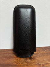 Charger l'image dans la galerie, Dunhill étui à cigares vintage en cuir noir texturé