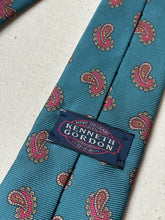 Načíst obrázek do prohlížeče Galerie, Zelená paisley kravata Kennetha Gordona, vyrobeno v Itálii