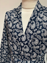 Charger l'image dans la galerie, Derek Rose X Madelios robe de chambre paisley à col châle en coton Made in England