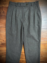 Charger l'image dans la galerie, Old England Paris pantalon rayé à pinces vintage en laine et cachemire Made in France