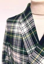 Charger l'image dans la galerie, Belvedere Wien robe de chambre tartan vintage à col châle 50/L