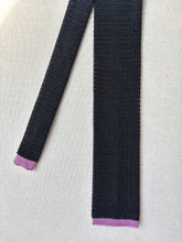 Charger l'image dans la galerie, Cravate grise anthracite en tricot de soie Made in Italy