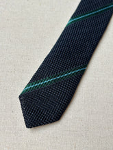 Charger l'image dans la galerie, Albertelli cravate club vintage en grenadine de soie Made in Italy