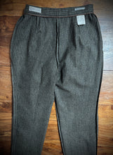 Charger l'image dans la galerie, Old England Paris pantalon rayé à pinces vintage en laine et cachemire Made in France