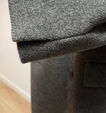 Charger l'image dans la galerie, Pardessus croisé gris vintage de 1957 en laine Made in France