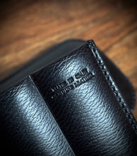 Charger l'image dans la galerie, Dunhill étui à cigares vintage en cuir noir texturé