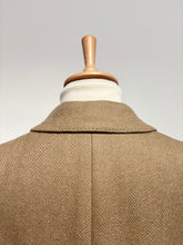 Charger l'image dans la galerie, Mavest Paris manteau beige croisé à chevrons en laine Made in France