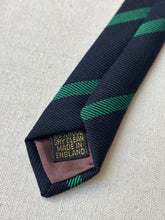 Charger l'image dans la galerie, Cravats of London cravate club en laine Made in England