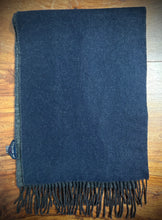 Charger l'image dans la galerie, Atelier F&B Genève écharpe double face en laine vierge Made in Germany