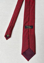 Lade das Bild in den Galerie-Viewer, Cravats of London cravate rouge en laine Made in England