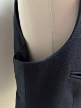 Načíst obrázek do prohlížeče Galerie, Žlutá vesta Frederick Theak z čisté nové vlny, vyrobeno v Anglii 54