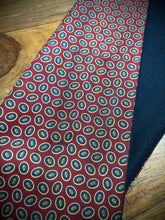 Charger l'image dans la galerie, Pica Milano foulard vintage double face en laine et soie Made in Italy