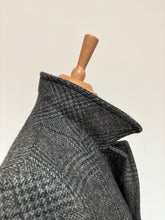 Charger l'image dans la galerie, Manteau vintage en pure laine vierge à carreaux XS