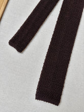 Load image into Gallery viewer, Cravate tricot marron en laine Made in Italy