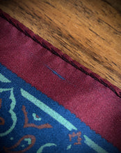 Carica l'immagine nel visualizzatore di Gallery, Pochette paisley rouge 100% soie Made in France