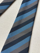 Charger l'image dans la galerie, Trio de cravates vintage en soie Atkinsons / Vivax by Sambrook Witting / Berteil