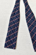 Charger l'image dans la galerie, Noeud papillon vintage bleu marine en soie Made in France