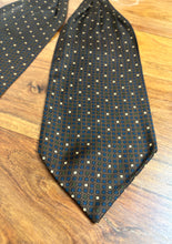 Load image into Gallery viewer, Cravate ascot vintage marron à motif géométrique Made in Italy
