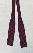 Cargar imagen en el visor de la galería, Noeud papillon vintage bordeaux en soie Made in France