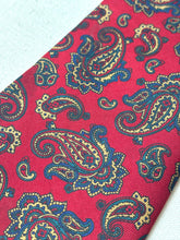 Charger l'image dans la galerie, Duo de cravates vintage en soie Jacques fath / Charlot